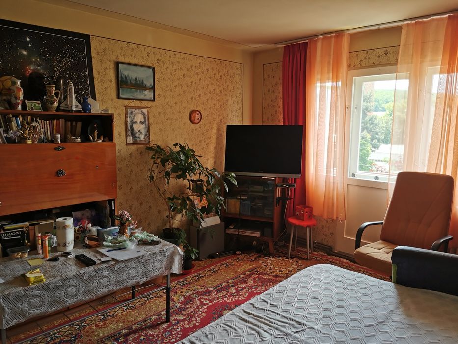 Persoană fizică vând apartament cu 4 camere în Mănăștur