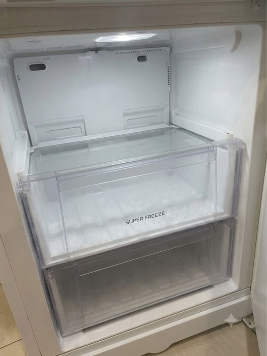 Продаю холодильник Ariston Hotpoint