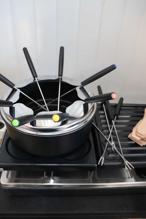 Livoo - Машина за раклет/фондю за 12 души - 5 в 1, мощност 1650 W