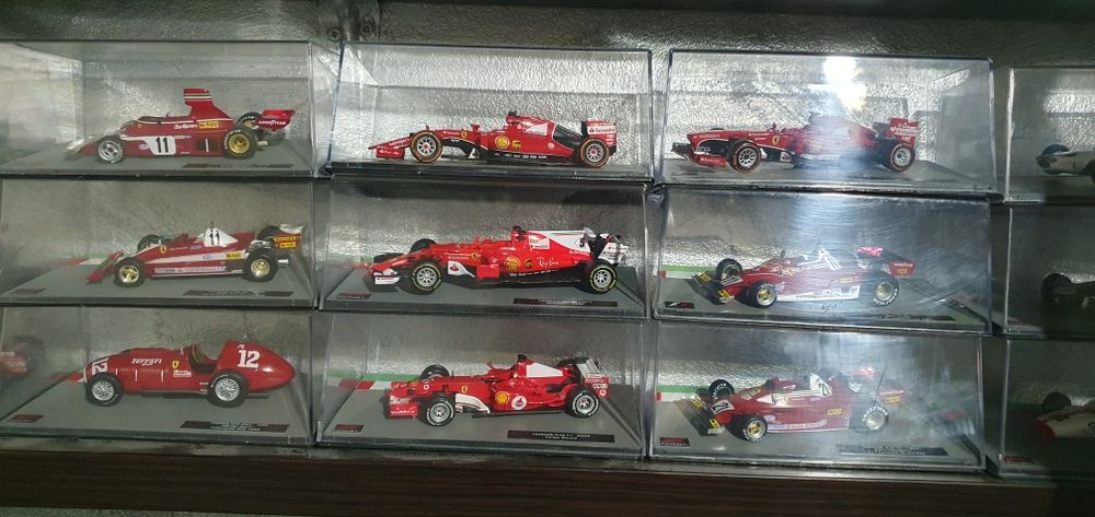 Machete ferari scara 1;43