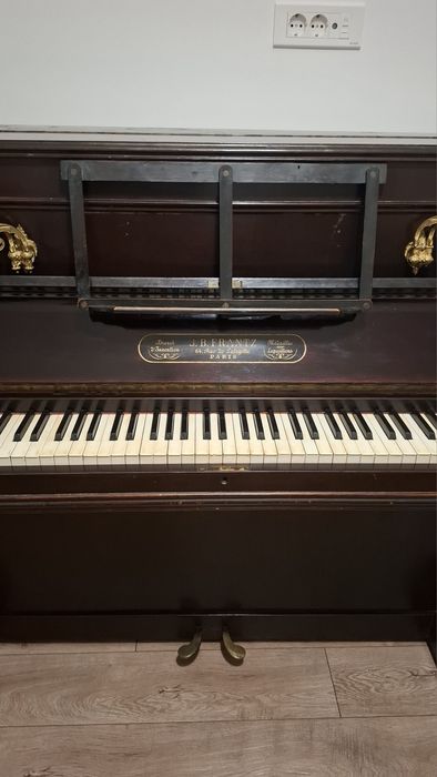 Pianina veche J. B. Frantz