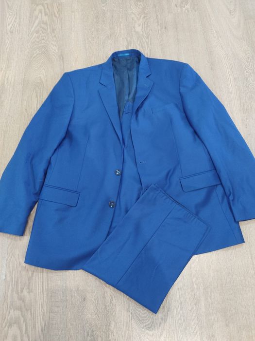 Продам костюм двойку