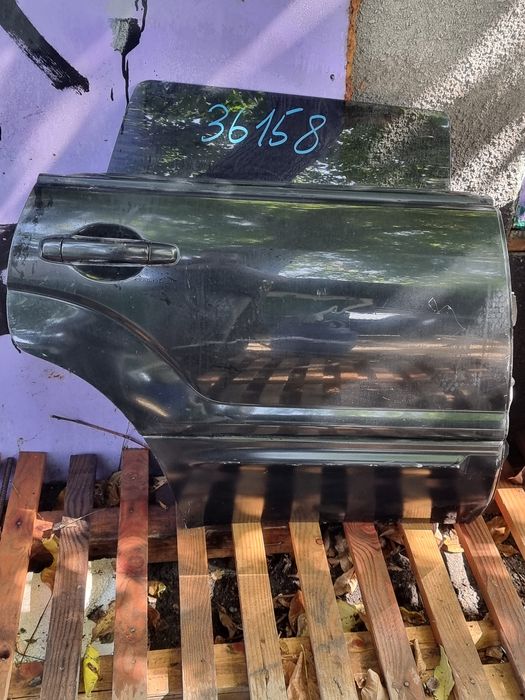 Двери на Subaru Forester Sg Sg  .