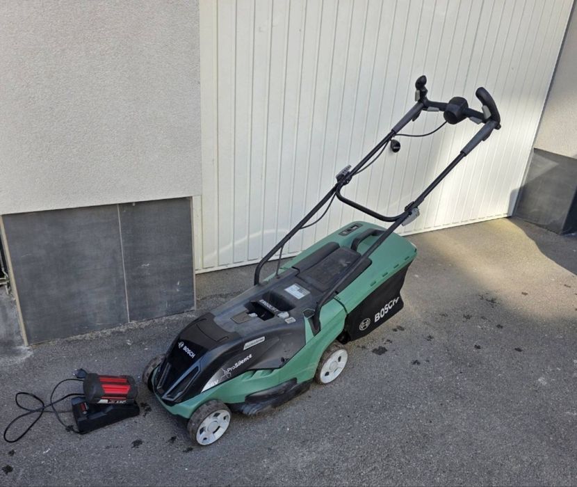 Електрическа косачка с батерия Bosch Pro silence 36-550