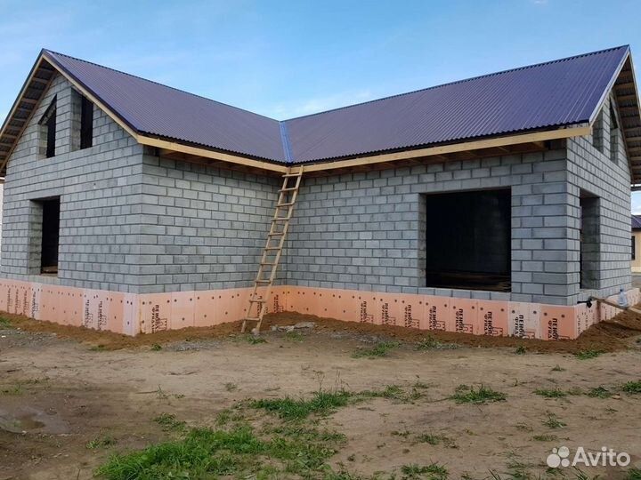 Мы занимаемся кровельными работами, ремонтируем старые крыши