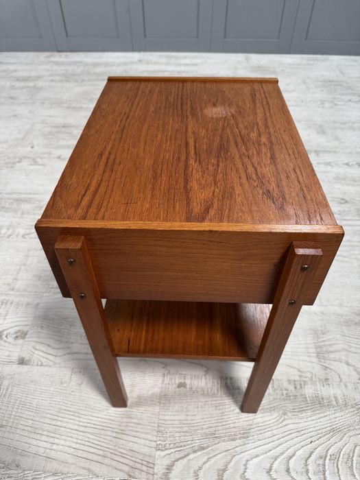 Нощно шкафче от 60-те Д908