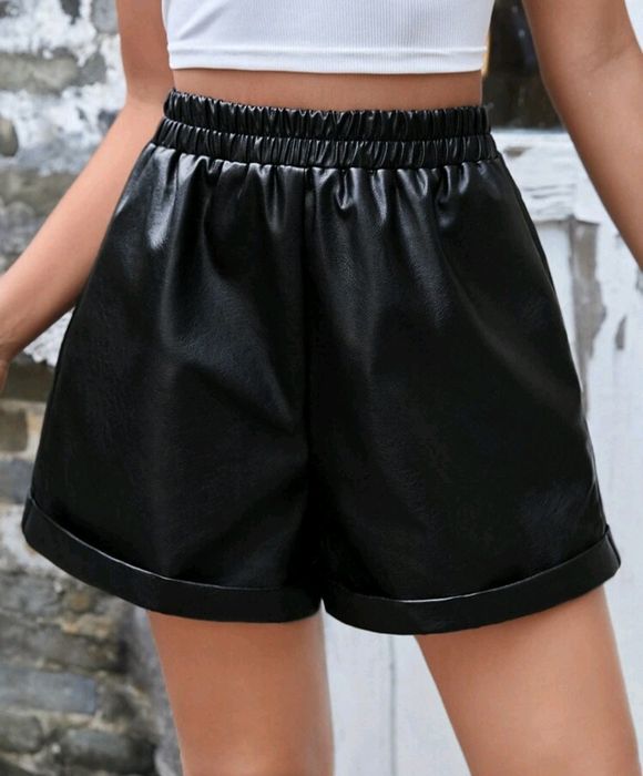 Кожени къси панталони