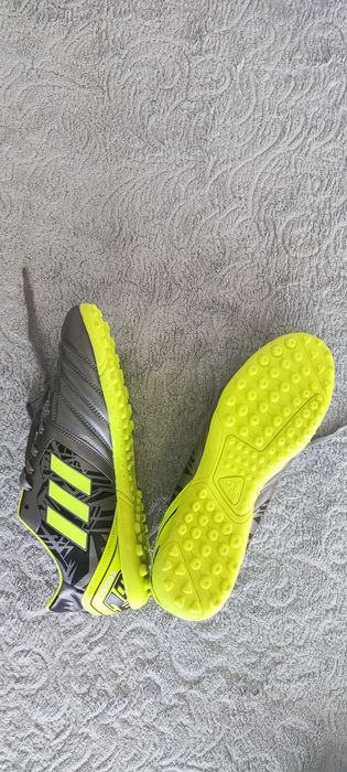 Бутсы для футбола.