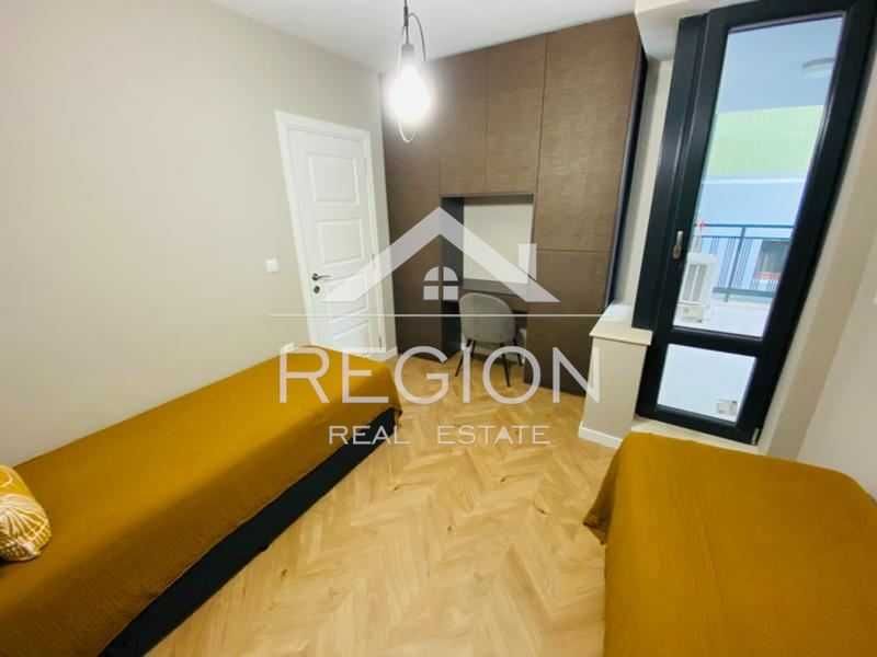 Дава се под наем Тристаен апартамент в Варна, Център - 100 кв.м за 663 € - Снимка #9