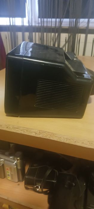 Vind 3 televizoare auto pt colectionari