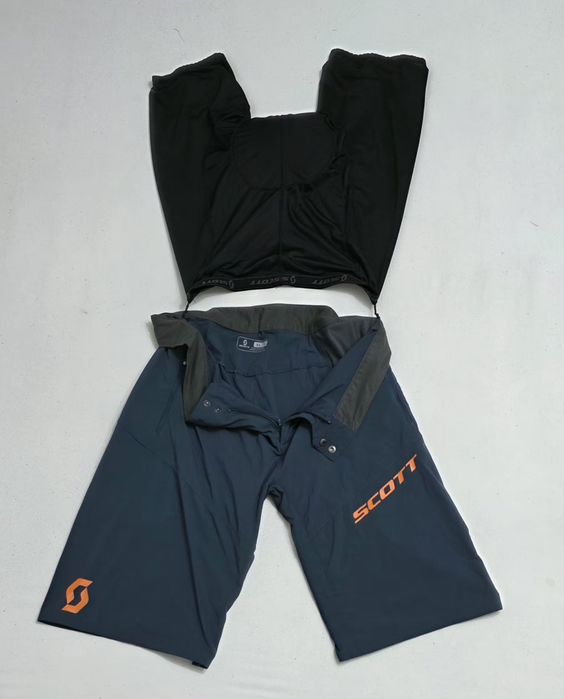Pantaloni scurți bike, ciclism Scott Endurance Loose Fit cu bazon detașabil, Nr XL ptr bărbați