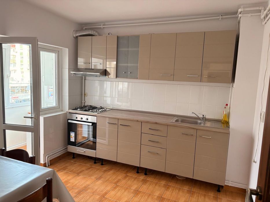 Inchiriere apartament 3 camere