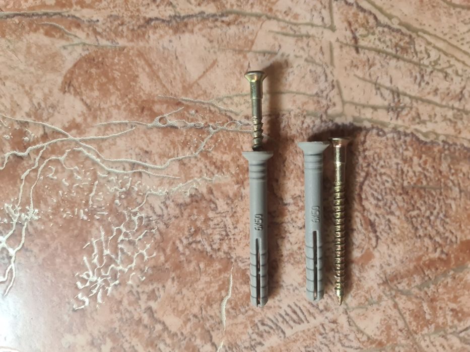 Продам шурупы с дюбелем  50мм