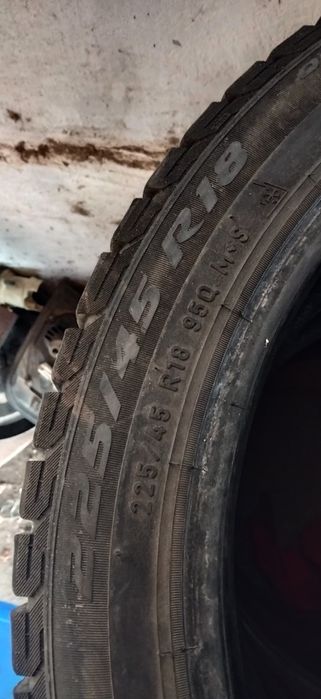 Pirelli 225,45,18
