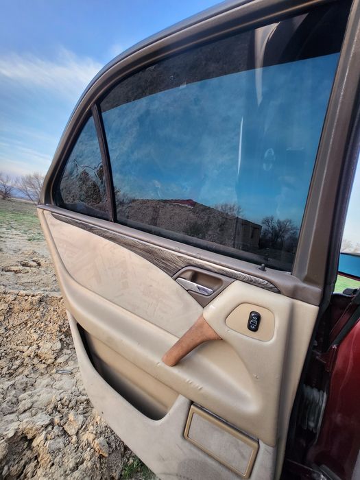 Машина  Mercedes-Benz W210