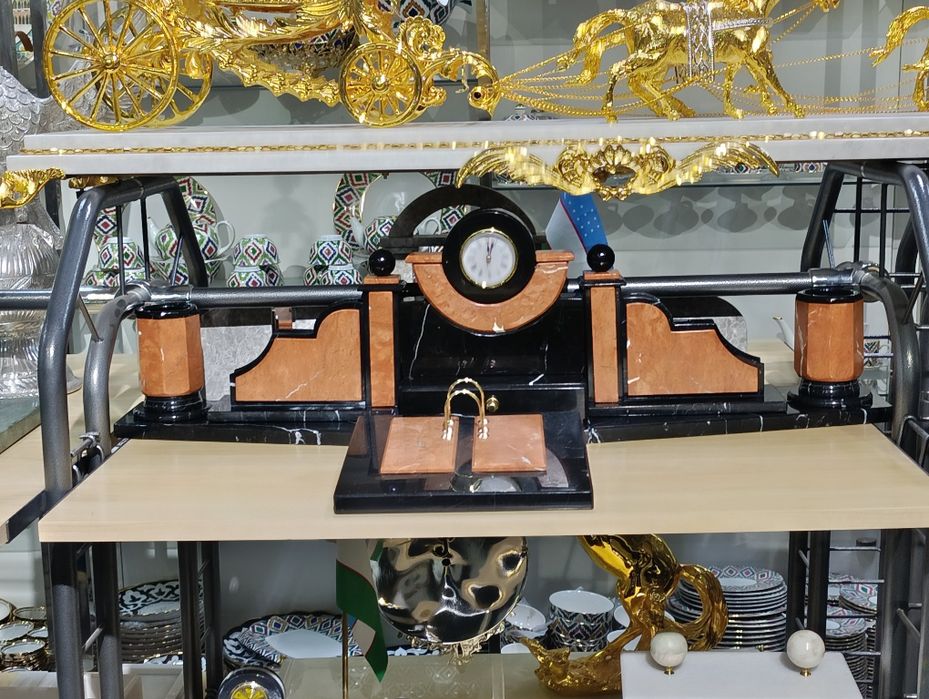 Хар хил турдаги сувенирлар табийтошдан килинган