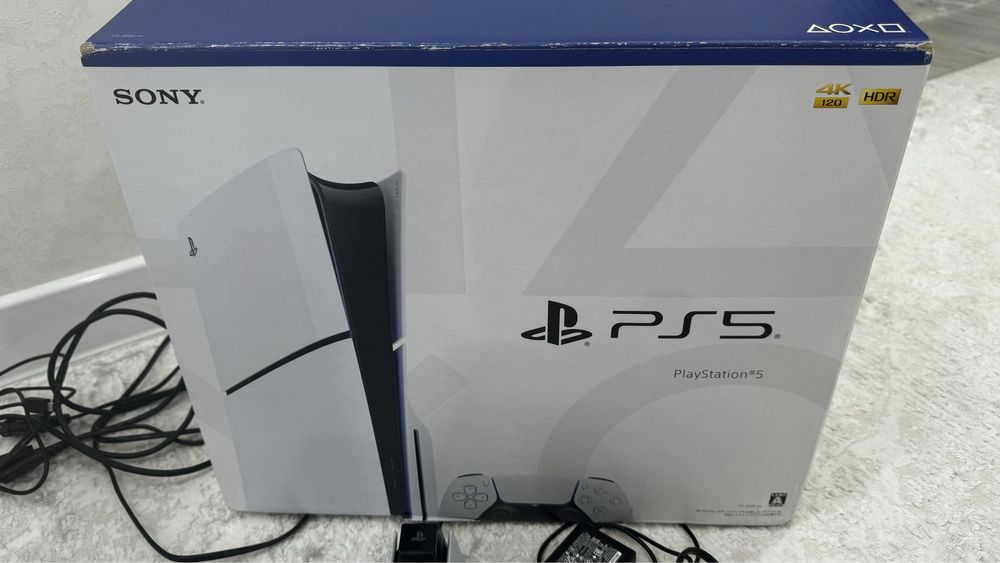 Продам Пс 5 слим с дисководом 2 джойстика