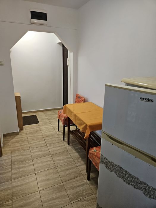 Apartament 2 camere, renovat, mobilat, complet utilat. Brazda Lui Novac Craiova.