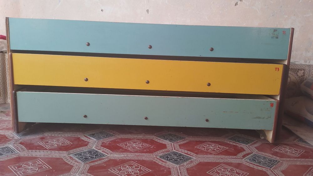 3 etajli bolalar yotogʻi sotiladi