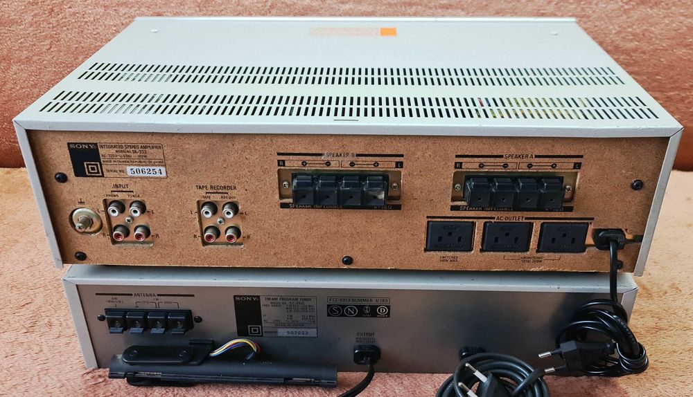 Sony TA-333 statie cu Wumetru pe leduri si Sony ST-242L tuner cu 3 lungimi de unda