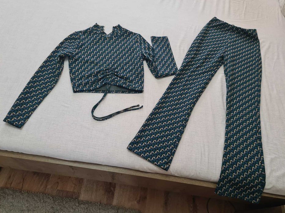 Compleu Mărimea Xs Pull&Bear