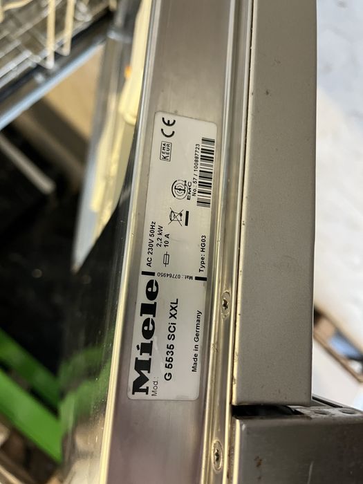 Съдомиялна Miele за полувграждане Inox 14 комплекта