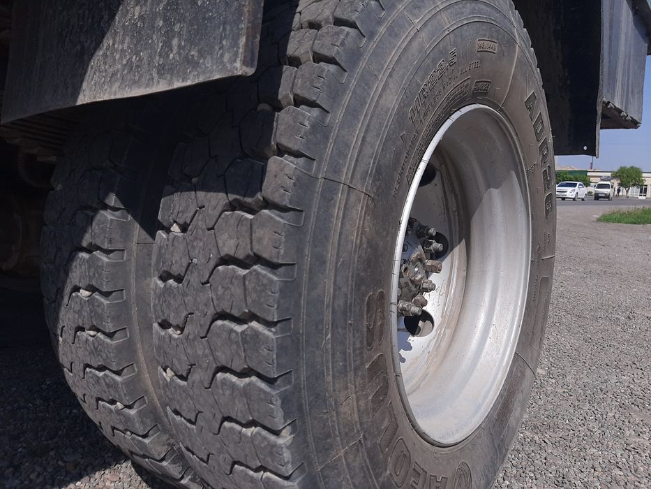 Зил 130 сотилади 1990-йил 6 та евро диска балонлари йанги