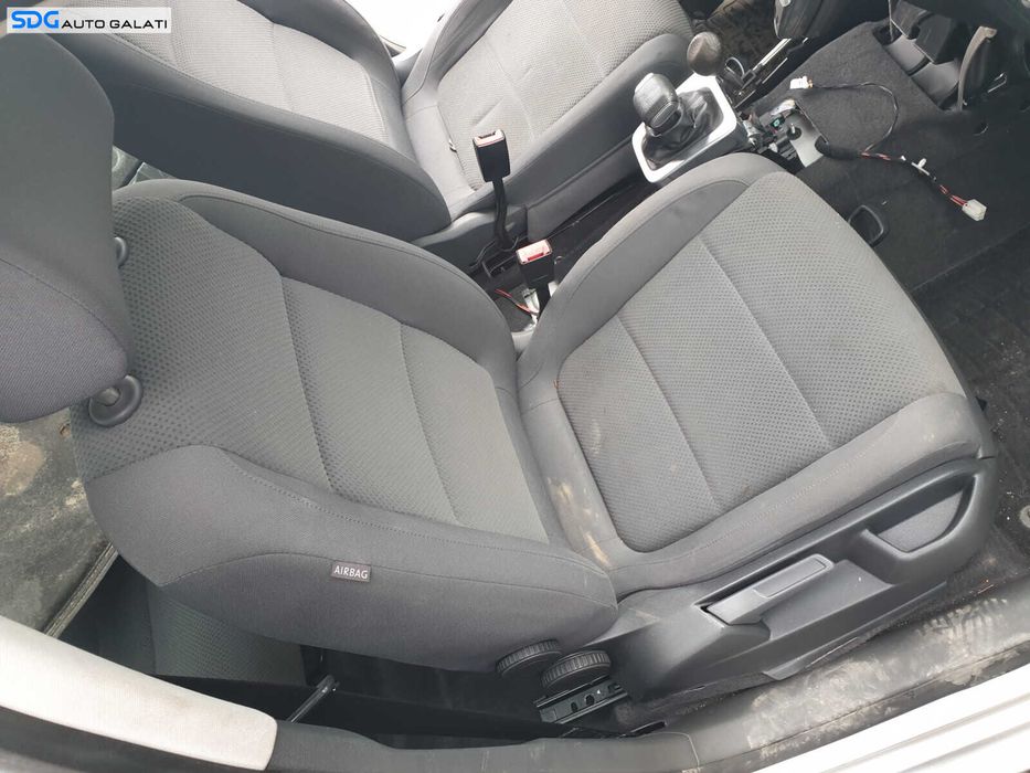 Scaun Dreapta Fata Pasager Textil Fara Incalzire Volkswagen Golf 5 Plus 2004 - 2008 [C3125]