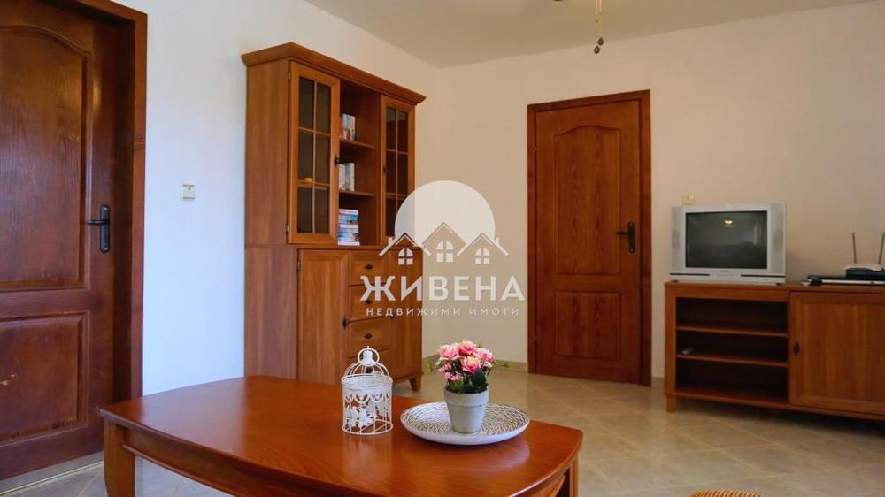 Продава къща с басейн, с.Соколово, обл. Добрич