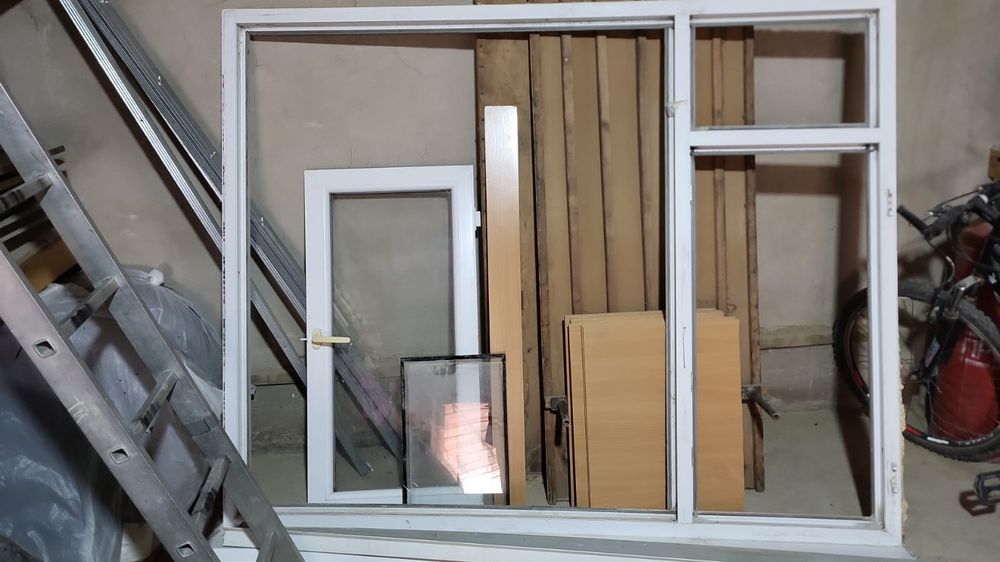 Продаётся оконная рама со стеклом В КОМПЛЕКТЕ