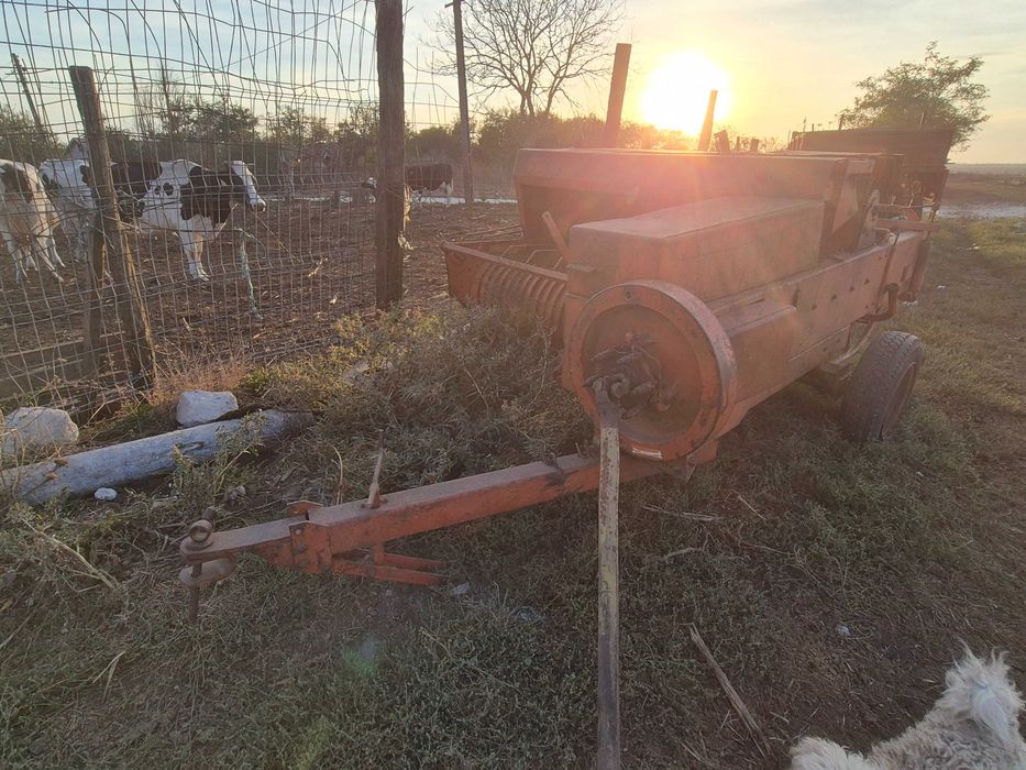Vând presă Deutz- Fahr pentru piese!!!