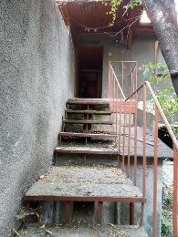 Давам под наем етаж 2 от къща  на женския пазар за склад