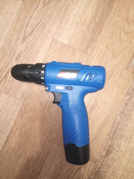 Продаю шуруповерт