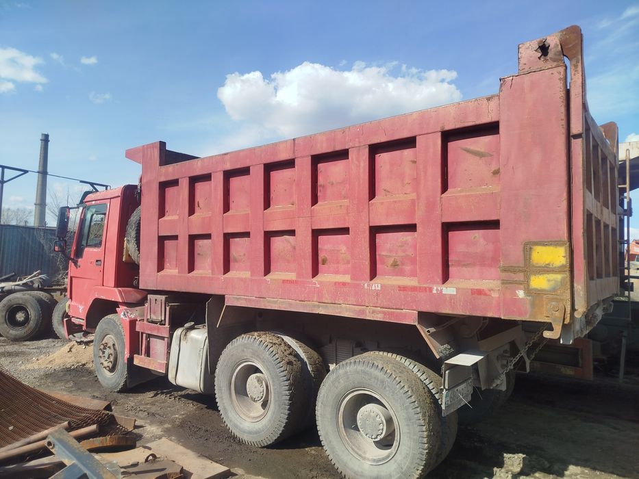 Продаю два самосвала