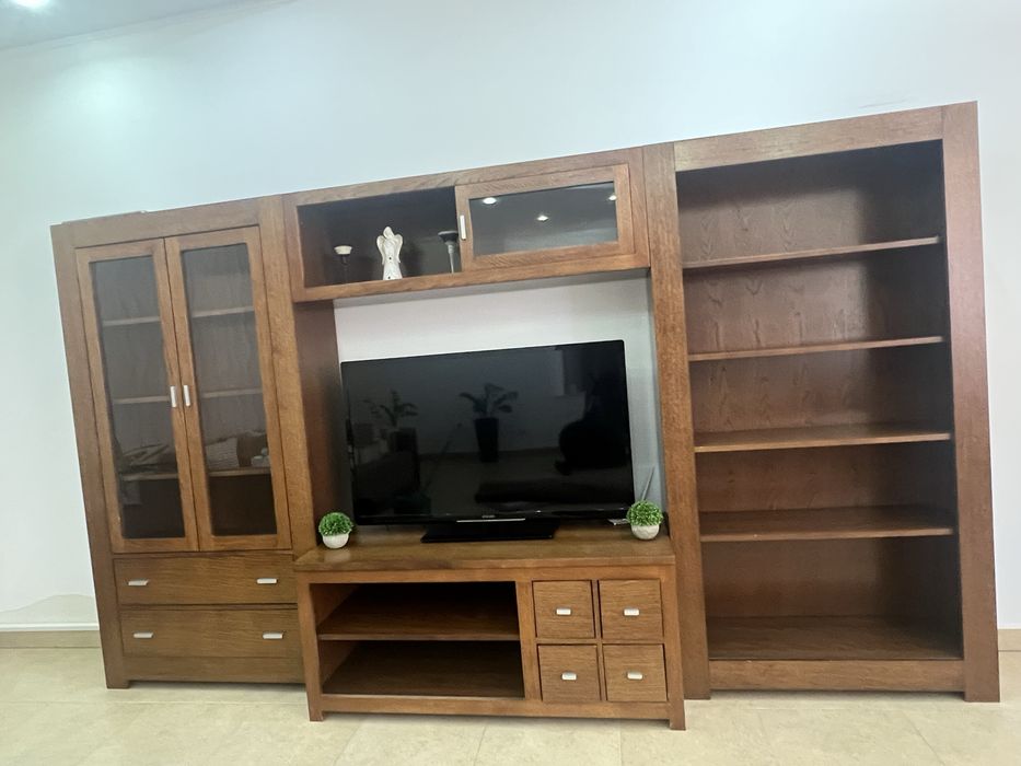 Vând mobila living in stare foarte buna- pret negociabil