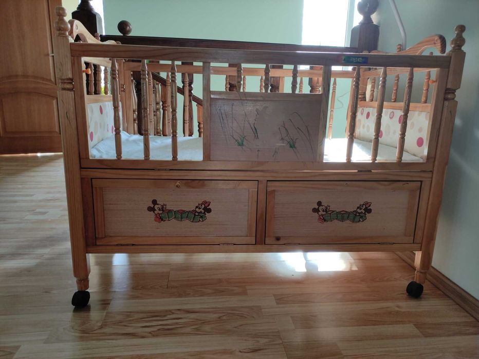 Детская кроватка