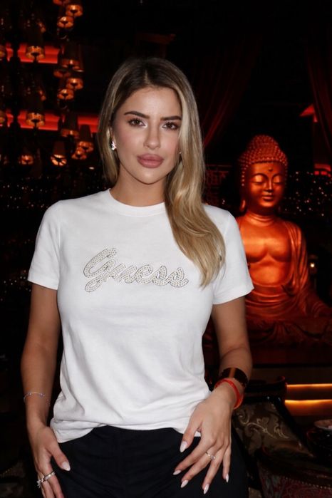 Бяла дамска тениска GUESS