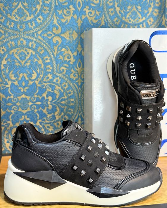 Дамски маратонки GUESS 36.37 Black