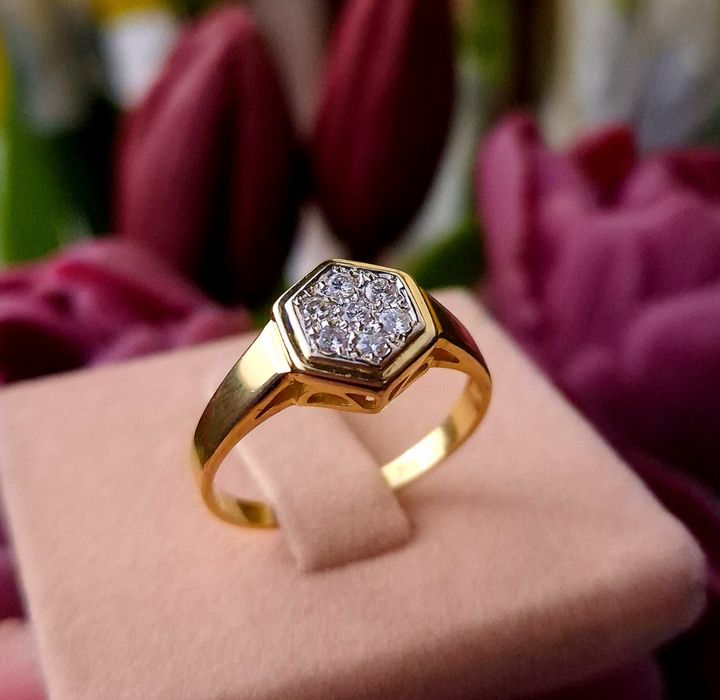 Inel din aur de 18K cu diamante naturale