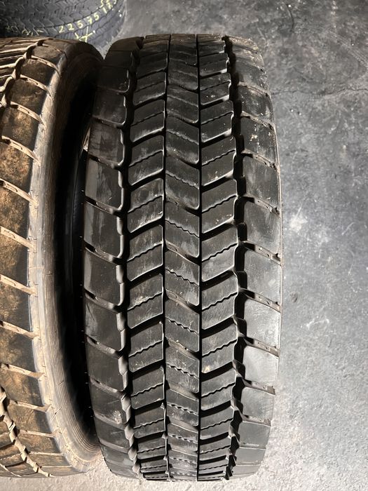 2 anvelope camion tractiune 315/70/22.5 , Truckstar , 13-14 mm