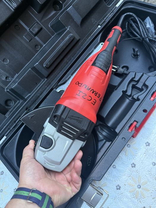 Професионален ъглошлайф Milwaukee AG 22-230 (2200W, 230mm)