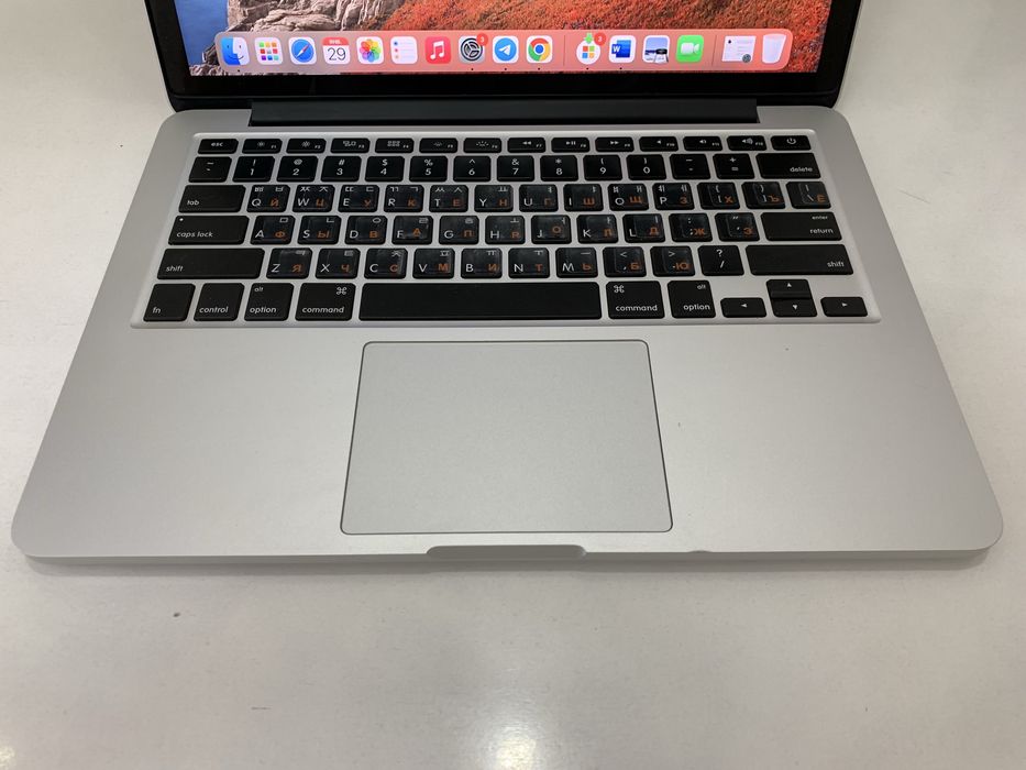 MacBook Pro 13 (Early 2015) / i5 / 8GB / Retina — Состояние отличное!