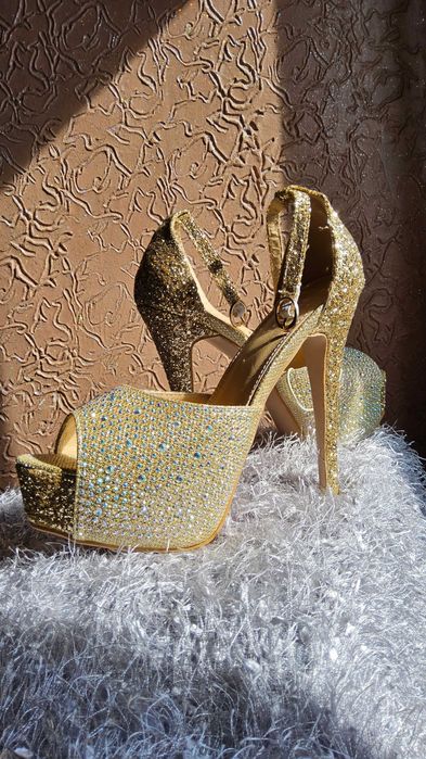 Новые туфли срочно