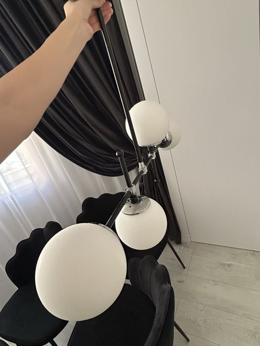 Lustra din metal negru