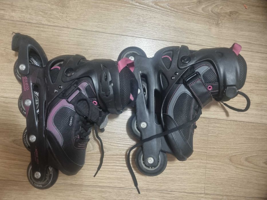 Vând role oxelo, stare foarte bună. 150 perechea. Și căști protecție..