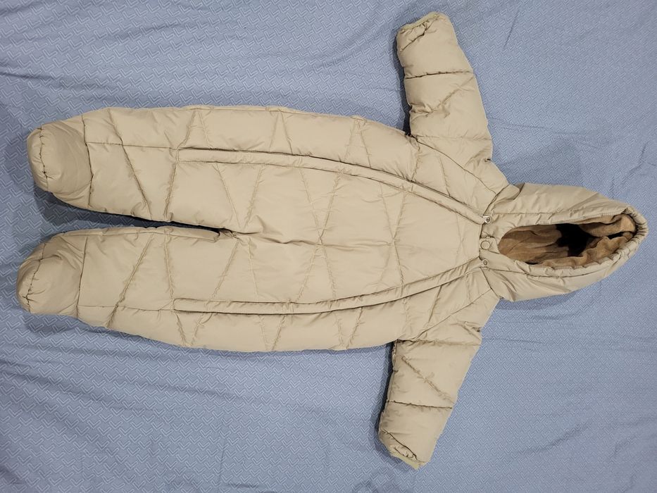 Продам димнесезонные комбинезоны.