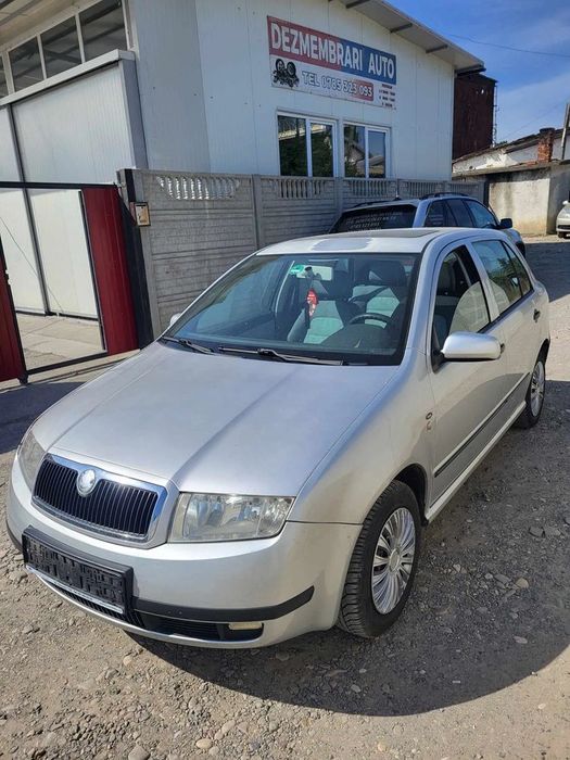 Dezmembram Skoda Fabia 1 usa fata dreapta/usa spate dreapta/ haion spate