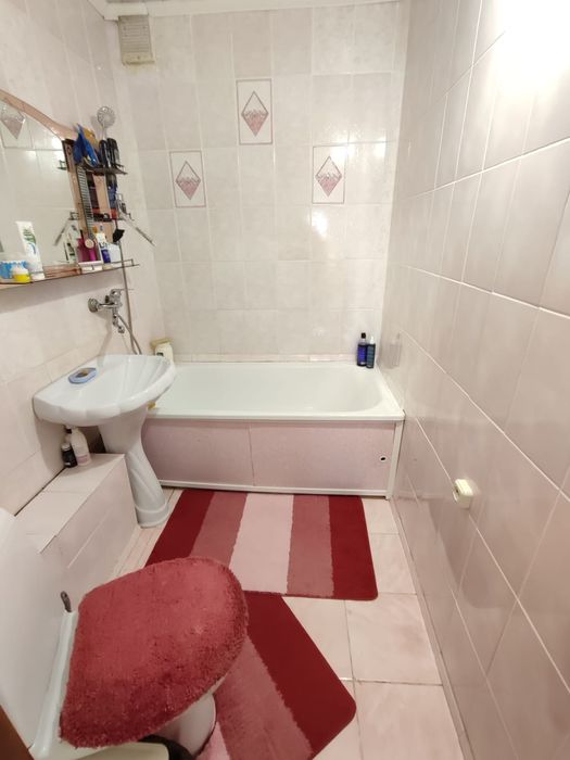 Продам 3 х комн, . 4 -77,  4 этаж.