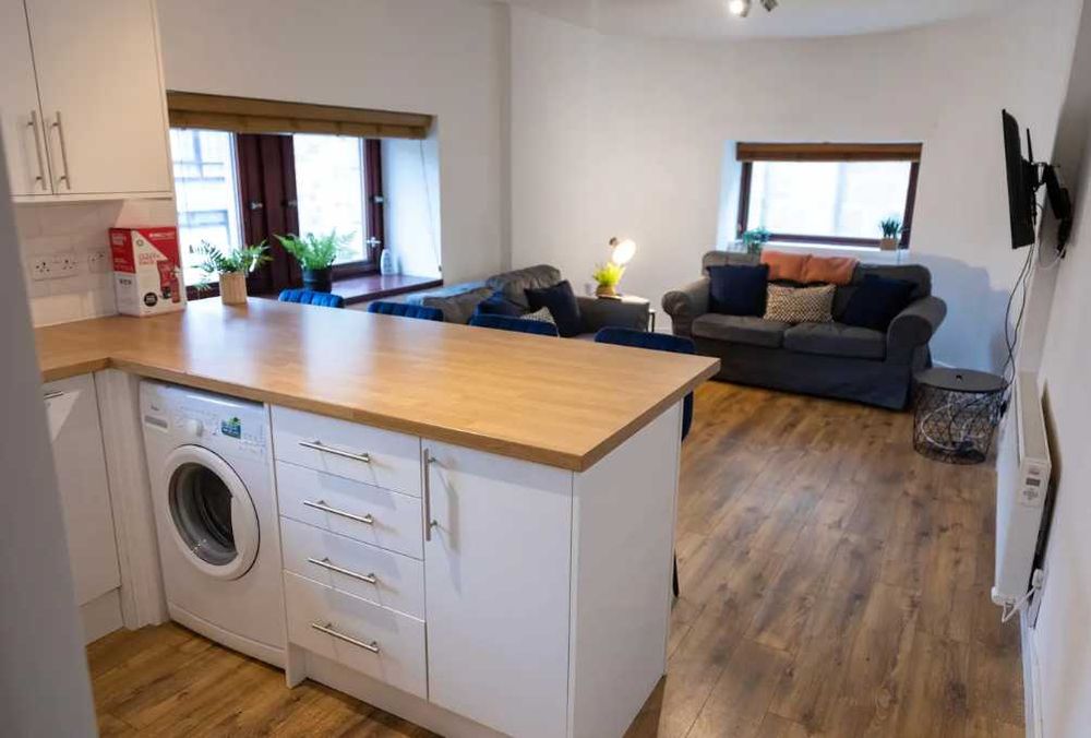 Дава се под наем Двустаен апартамент в Пловдив, Остромила - 63 кв.м за 285.6 € - Снимка #2