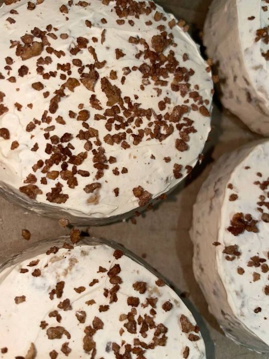 Срочно Пирожное "Элегия": Ореховый хруст в облаке нежности